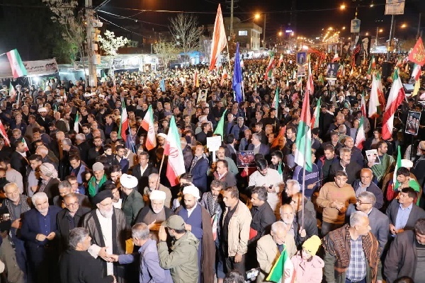 تصاویر/ حضور مردم یاسوج در شب چهل و دوم ایستادگی