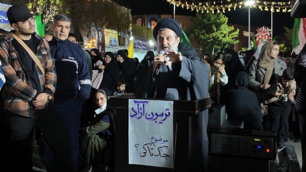 تصاویر/ حضور مقتدارنه و پرشور مردم در میدان شهدا اراک