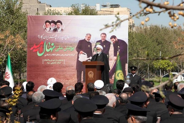 آیت‌الله مروی: کاشت نهال، نماد امید، آبادانی و آینده روشن ایران اسلامی است