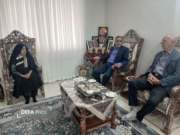 مدیرکل بنیاد شهید استان کرمان با خانواده شهیدان فدایی و زنگی‌آبادی دیدار کرد+تصاویر