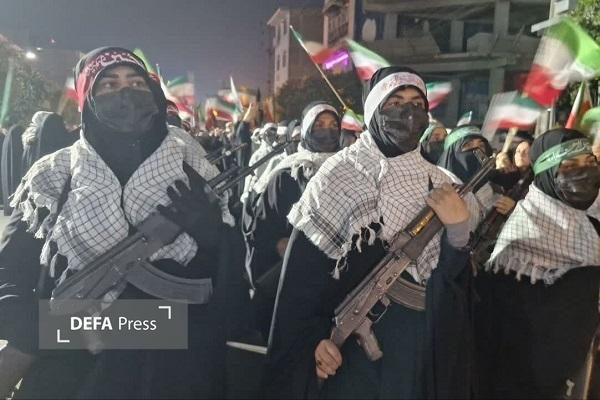 رژه اقتدار بانوان جویباری در چهلمین و دومین شب حمایت از نیروهای مسلح + تصاویر