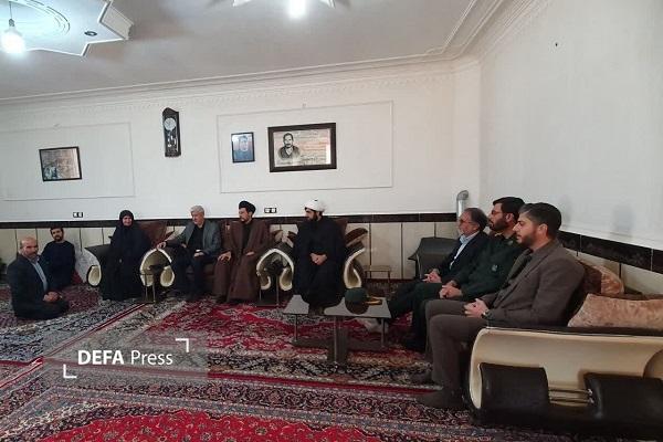 دیدار مسئولان شهرستان تویسرکان با خانواده شهید «جواد جلیلوند» دیدار مسئولان شهرستان تویسرکان با خانواده شهید «جواد جلیلوند»