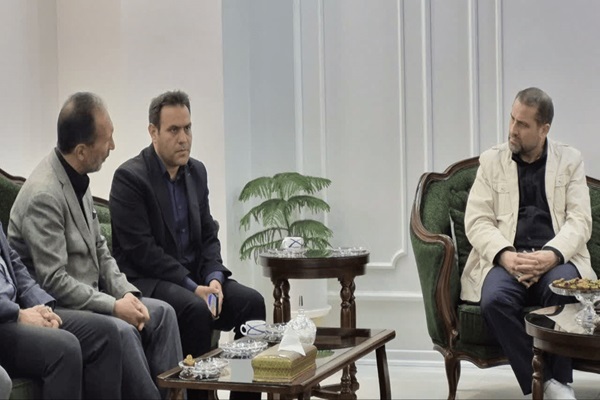 دیدار معاون وزیر ورزش و جوانان با خانواده شهید ورزشکار