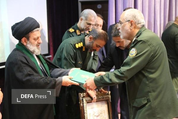 مشاوره فرمانده سپاه روح الله استان مرکزی در امور جنگ سخت ونرم منصوب شد+ تصاویر مشاوره فرمانده سپاه روح الله استان مرکزی در امور جنگ سخت ونرم منصوب شد+ تصاویر