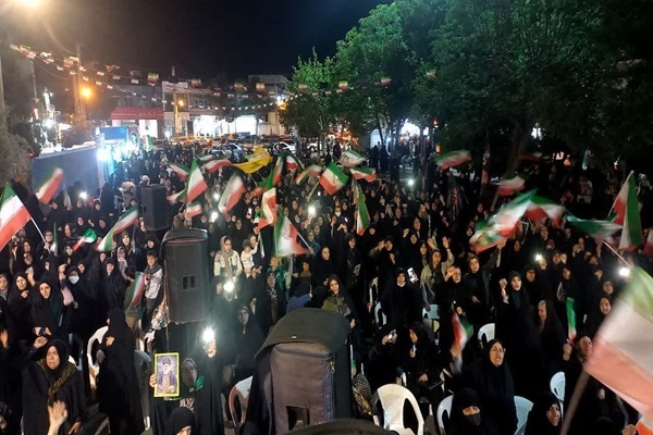 فیلم/ چهل وسومین شب از تجمع شب های اقتدار باحضور پرشور مردم ولایتمدارشهرستان گرمسار