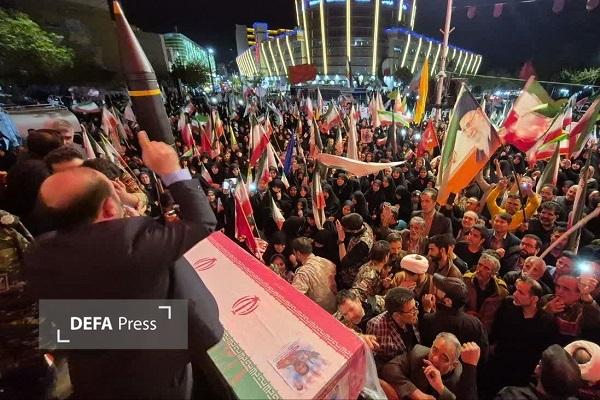 وداع با پیکر مطهر پاسدار شهید «علیاکبر ساکت» در مشهد+ فیلم وداع با پیکر مطهر پاسدار شهید «علیاکبر ساکت» در مشهد+ فیلم