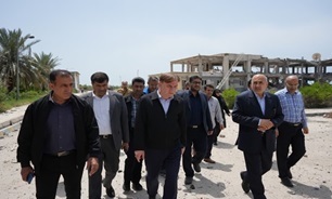 بازدید استاندار بوشهر از اماکن تخریب شده در جنگ تحمیلی رمضان