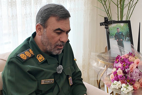 فیلم/ دیدار کارکنان حفظ آثار دفاع مقدس اردبیل با خانواده شهید جنگ رمضان