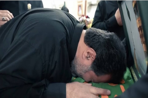 تجلیل سفیران آستان قدس رضوی از صبر و استقامت خانواده شهیدان شرفی و محرابی