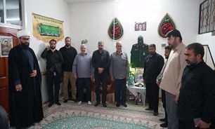 فیلم/ دیدار موکب داران عراقی با خانواده شهد ای لرستانی