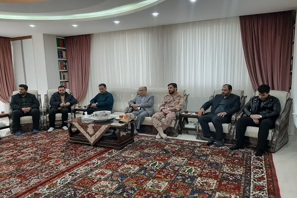 دیدار مدیرکل حفظ آثار ونشر ارزش‌های دفاع مقدس و مقاوت استان با خانواده شهید حاج اردشیر رئیسی