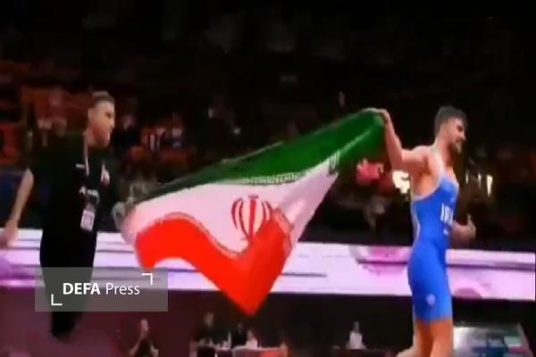 کسب نخستین طلای کشتی آسیا توسط ورزشکار کردستانی +فیلم