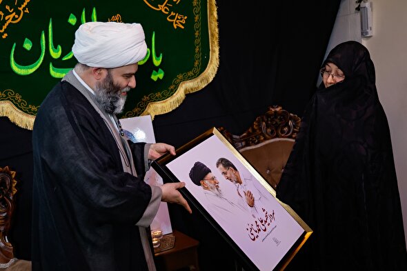 حضور رئیس سازمان تبلیغات اسلامی در منزل سردار شهید نائینی