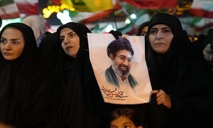 فیلم/ آئین عزاداری سالروز شهادت امام جعفر صادق (ع) همزمان با تجمع شبانه خرم آبادی‌ها