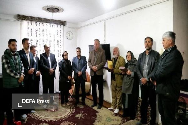 با تأکید بر تداوم راه شهدا از خانواده شهید ورزشکار کردستانی تجلیل شد