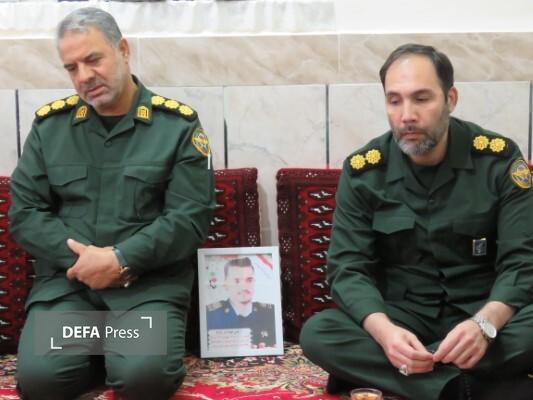 دیدار سرهنگ جوان با خانواده شهید «امیر خوجه» در روستای احمدآباد+ تصاویر دیدار سرهنگ جوان با خانواده شهید «امیر خوجه» در روستای احمدآباد+ تصاویر