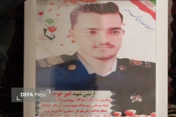 دیدار سرهنگ جوان با خانواده شهید «امیر خوجه» در روستای احمدآباد+ تصاویر دیدار سرهنگ جوان با خانواده شهید «امیر خوجه» در روستای احمدآباد+ تصاویر
