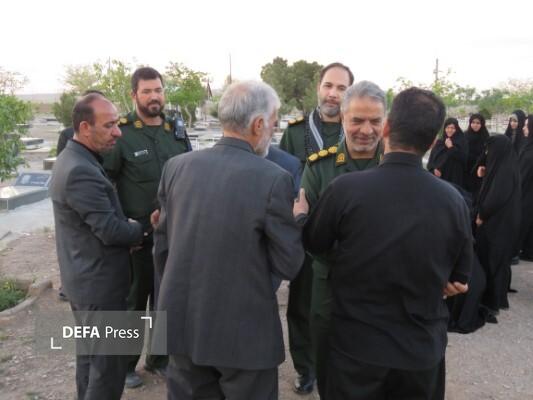 دیدار سرهنگ جوان با خانواده شهید «امیر خوجه» در روستای احمدآباد+ تصاویر دیدار سرهنگ جوان با خانواده شهید «امیر خوجه» در روستای احمدآباد+ تصاویر