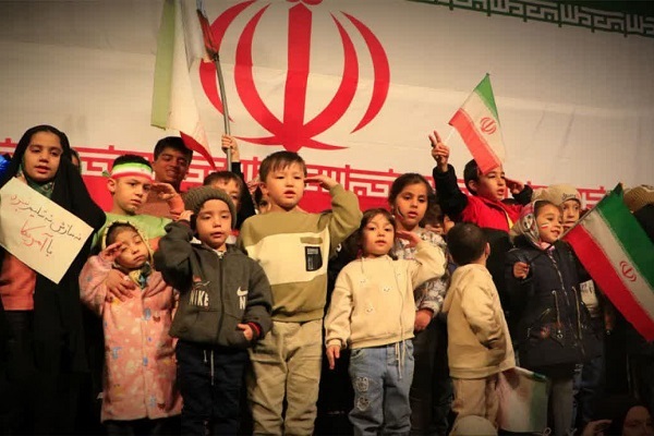 فیلم/ کودکان ایرانی سمت درست تاریخ ایستادند