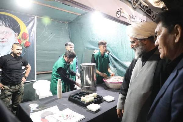 تصاویر/بازدید نماینده ولی‌فقیه در استان از مواکب شهر سمنان در حاشیه اجتماعات مردمی شب‌های اقتدار