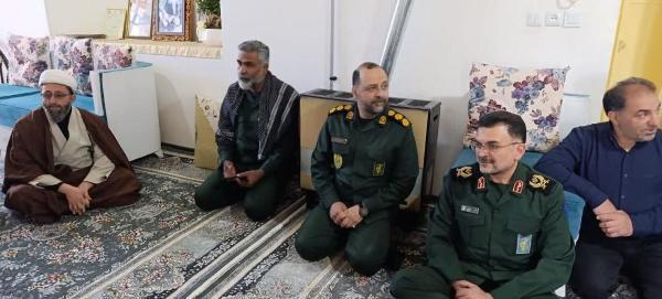 دیدار فرمانده سپاه قائم استان سمنان با خانواده شهید «محمدرضا ابراهیمی» در شاهرود+تصاویر