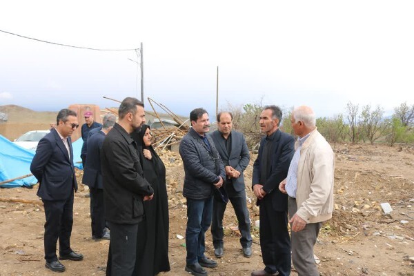 فیلم/ بازدید معاون رئیس‌جمهور در امور توسعه روستایی از روند بازسازی واحد‌های مسکونی شهرستان خمین