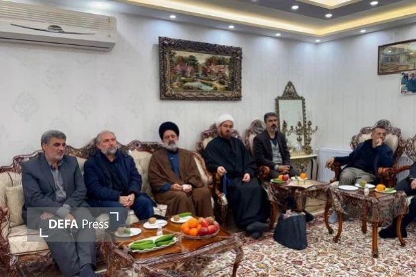 دیدار نماینده ولیفقیه در بنیاد شهید و امورایثارگران با خانواده شهیدان «محمدی »در همدان دیدار نماینده ولیفقیه در بنیاد شهید و امورایثارگران با خانواده شهیدان «محمدی »در همدان