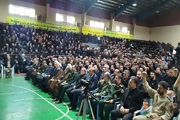 استقامت ملت ایران عامل سرافرازی کشور است