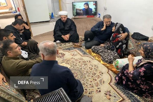 دیدار مسئولان کردستان با خانواده شهدای جنگ رمضان در شهرستان سروآباد