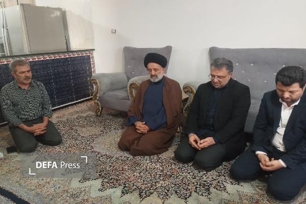 پیام مقام معظم رهبری به خانواده شهدای قروه کردستان ابلاغ شد