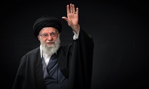 فیلم/ همخوانی پرشور «دایه دایه وقت جنگه» توسط مردم خرم آباد در چهل و پنجمین شب قیام عاشورایی عزاداران امام شهید