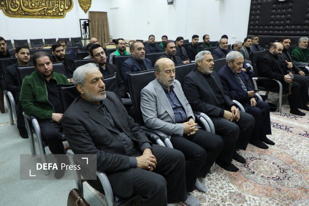 تجلیل تولیت آستان مقدس حضرت معصومه (س) از مداحان عرصه بیعت و نصرت+ تصاویر