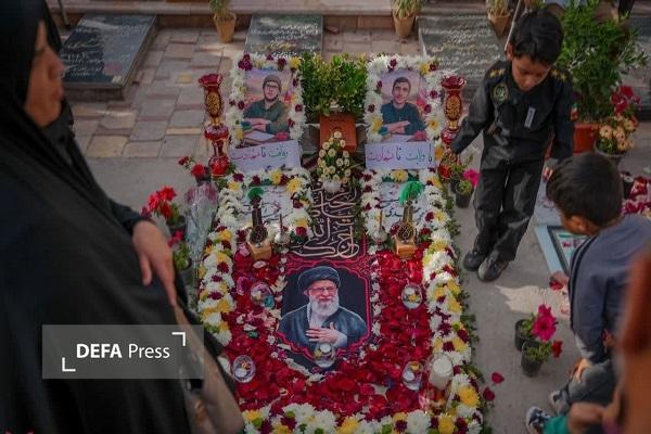 مراسم چهلمین روز شهادت شهدای جنگ رمضان در گلزار شهدای کرمان برگزار شد+تصاویر