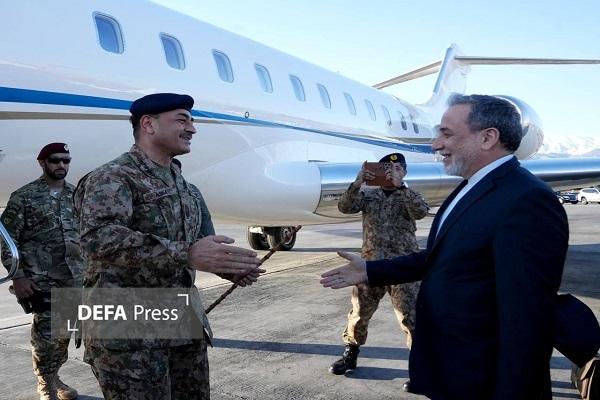 فرمانده ارتش پاکستان و هیئت پاکستانی وارد تهران شد+ عکس فرمانده ارتش پاکستان و هیئت پاکستانی وارد تهران شد+ عکس