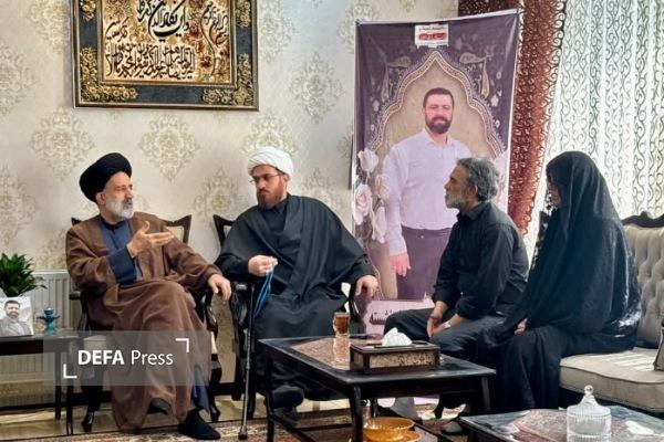 دیدار نماینده ولی‌فقیه در بنیاد شهید و امور ایثارگران کشور با خانواده‌های شهدای جنگ رمضان در همدان