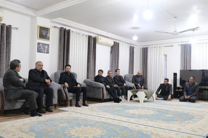 بابایی: تکریم خانواده شهدا باید در اولویت مسئولان باشد بابایی: تکریم خانواده شهدا باید در اولویت مسئولان باشد