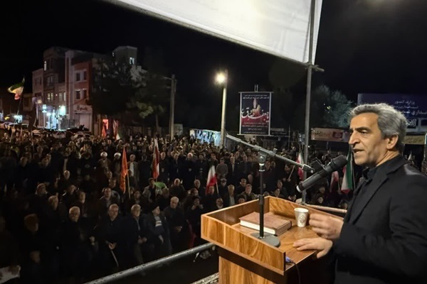 حضور مردم در خیابان، برگ برنده ایران است