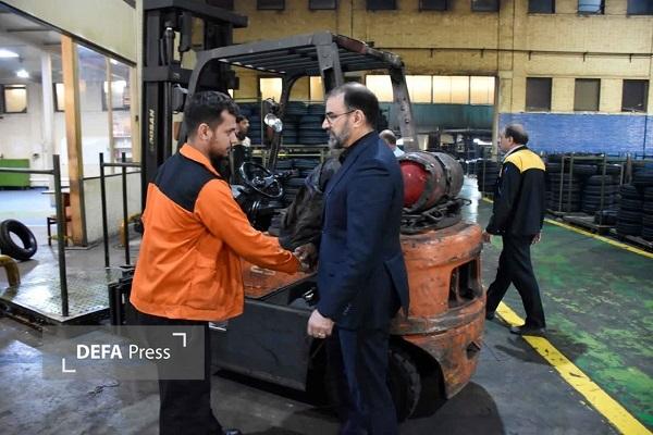 تأکید بر نقش کارگران به عنوان سربازان جنگ اقتصادی در نبرد با دشمنان تأکید بر نقش کارگران به عنوان سربازان جنگ اقتصادی در نبرد با دشمنان