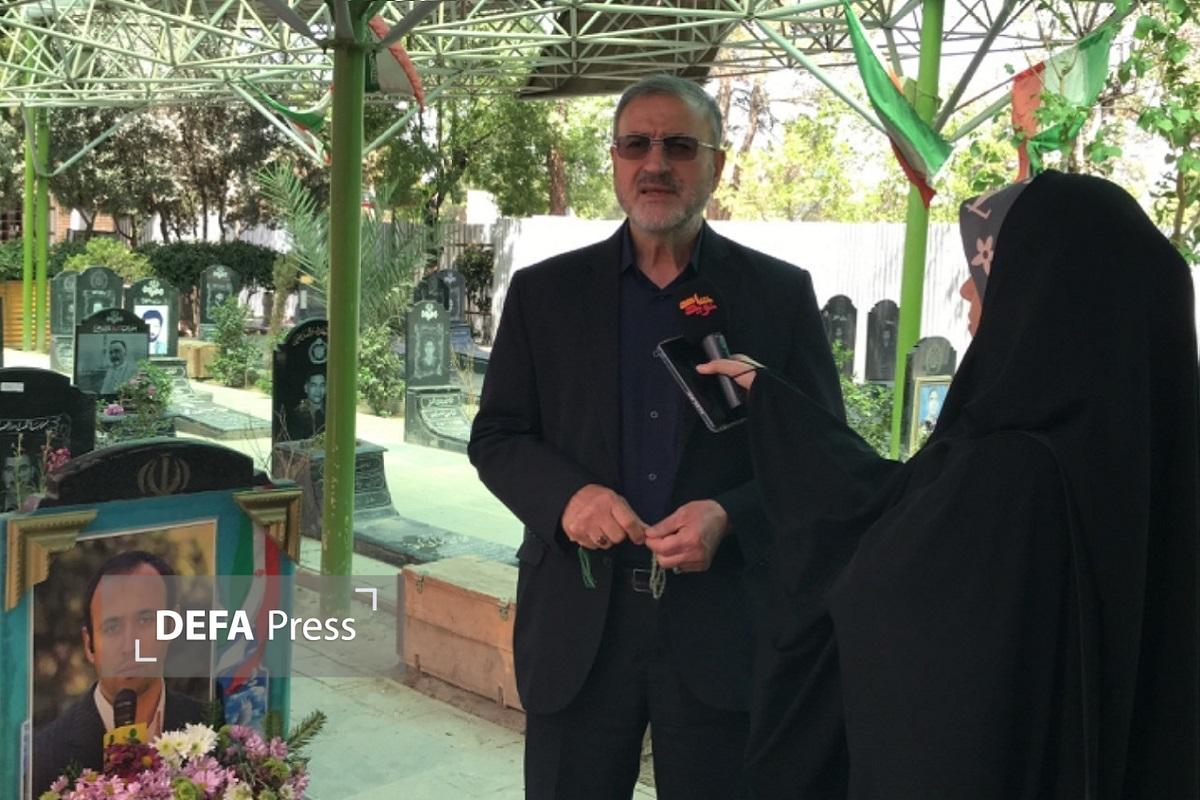 سلیمانی: پدر شهید افشار صادق و بیریا بود سلیمانی: پدر شهید افشار صادق و بیریا بود