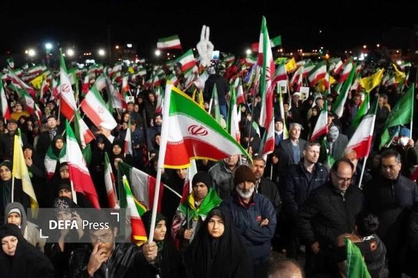 حماسهای دیگر از حضور مردم قزوین/ تجدید پیمان با آرمانهای شهدای جنگ رمضان حماسهای دیگر از حضور مردم قزوین/ تجدید پیمان با آرمانهای شهدای جنگ رمضان