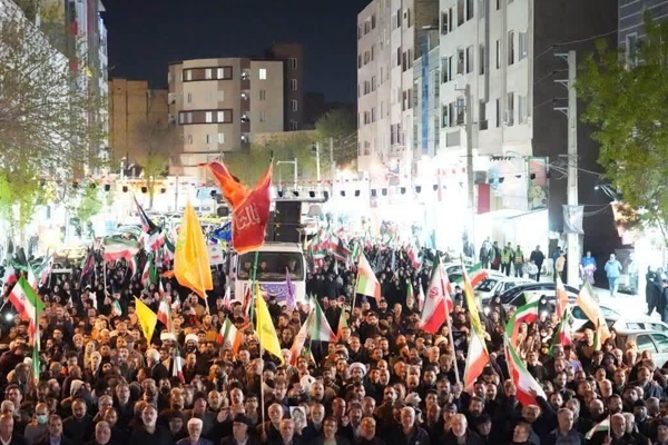 فیلم/ مصاحبه با مردم کرج باحضوری پرشور و حماسی