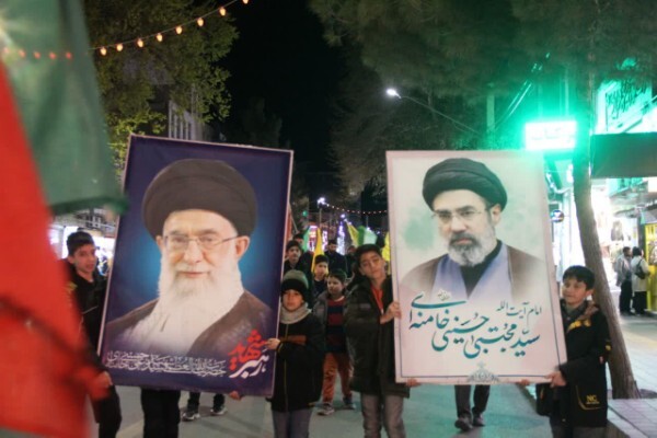 تصاویر/ مردم این شهر همچنان پای کارند