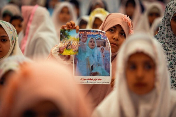 تصاویر/ برگزاری دخترانه‌ترین نماز جمعه‌ سال در زنجان