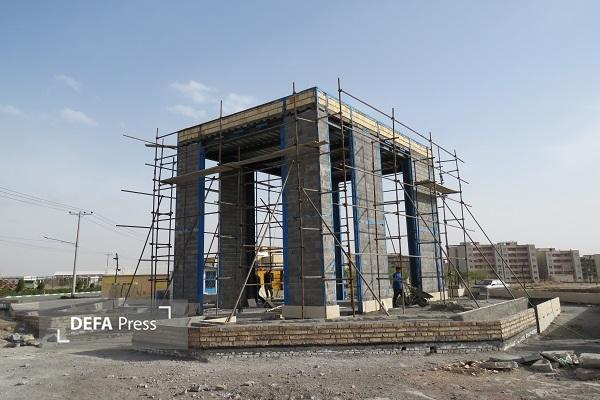 ادای احترام مدیرکل حفظ آثار و نشر ارزش‌های دفاع مقدس و مقاومت خراسان رضوی به شهید گمنام شهر بینالود+ تصاویر