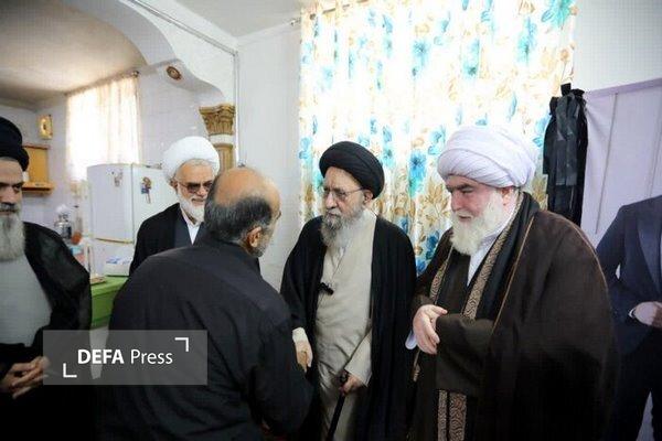 دیدار آیت‌الله نورمفیدی با خانواده شهید سیدالنگی در کردکوی