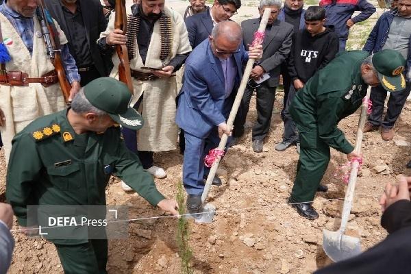 کاشت نهال به یاد شهدای جنگ رمضان کهگیلویه و بویراحمد