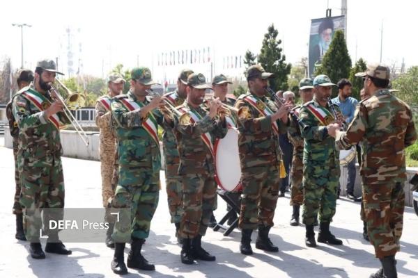 آئین غبارروبی و ادای احترام به مزار شهدای قزوین به مناسبت روز ارتش برگزار شد