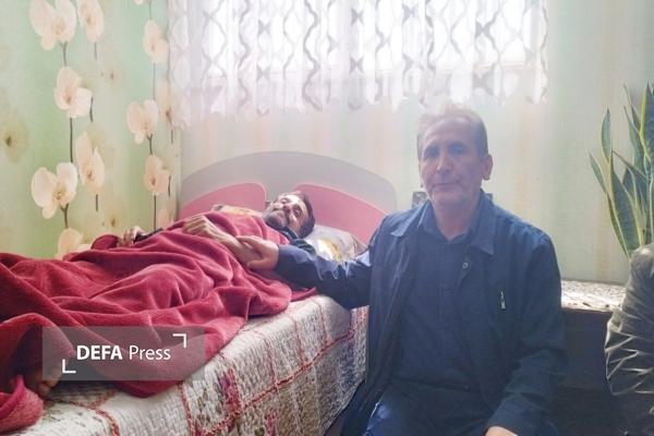 مدیرکل حفظ آثار دفاع مقدس قزوین و جمعی از مسئولان از پیشکسوت رسانه استان عیادت کردند