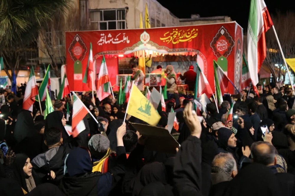 تصاویر۲/ مراسم شبی با شهدای وطن در میدان شهدا اراک