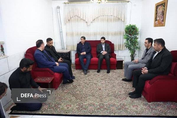 دیدار استاندار کرمان با خانواده شهدای اقتدار+تصاویر دیدار استاندار کرمان با خانواده شهدای اقتدار+تصاویر